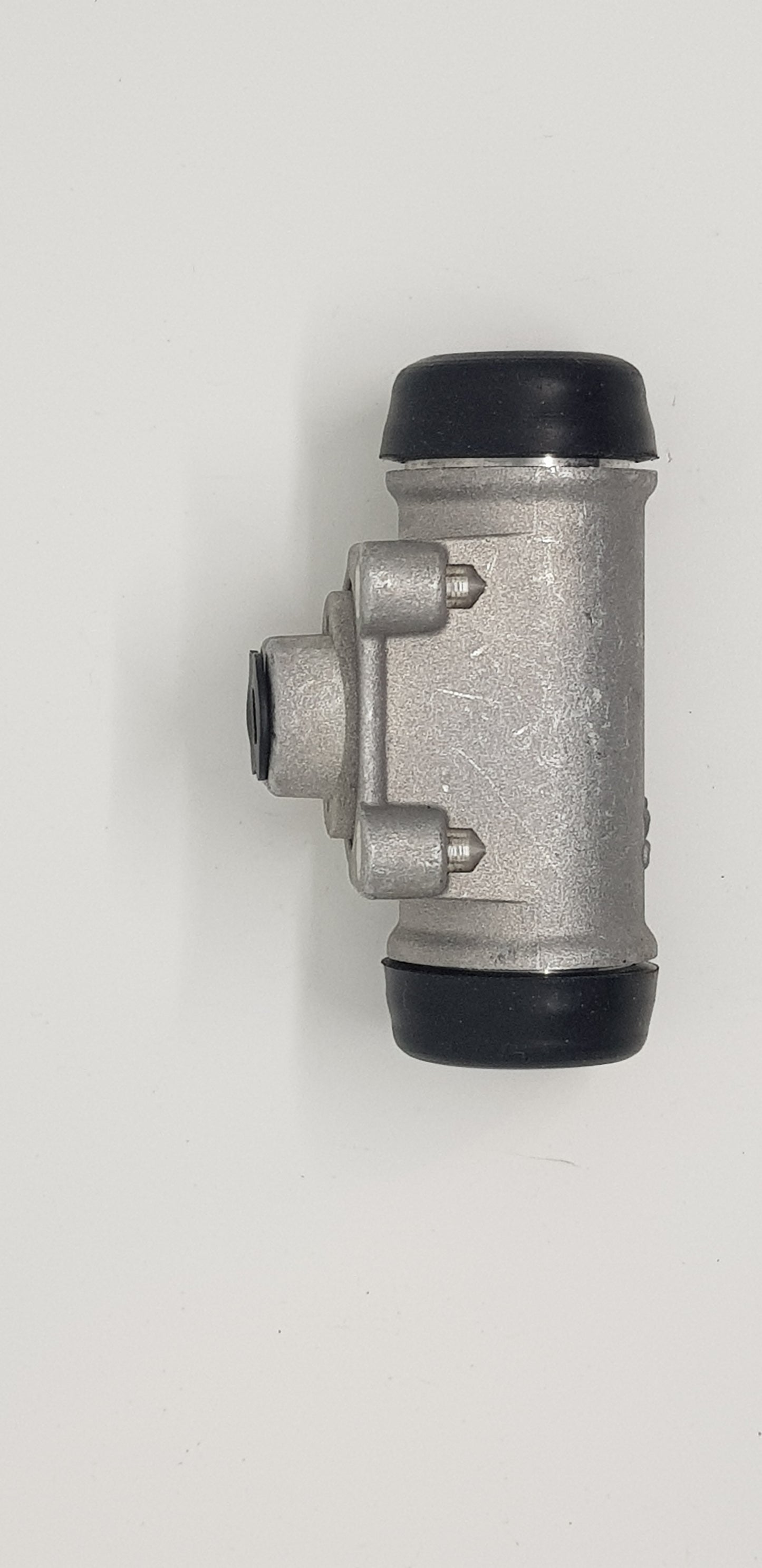 Rear brake cylinders - rascal / super carry