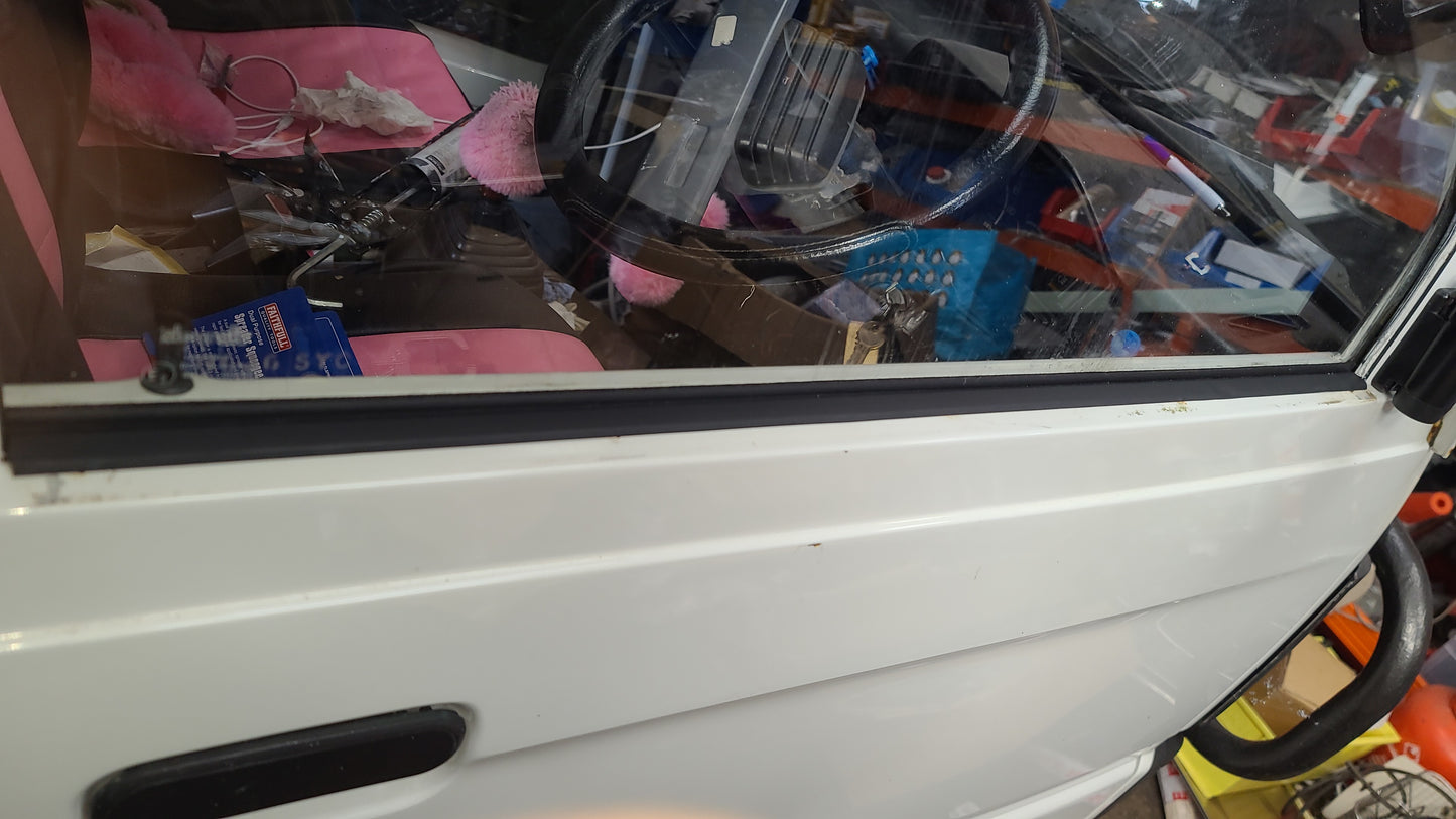 Rascal / Super Carry Outer door window rubber