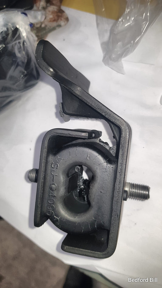 Gearbox mount - F10A